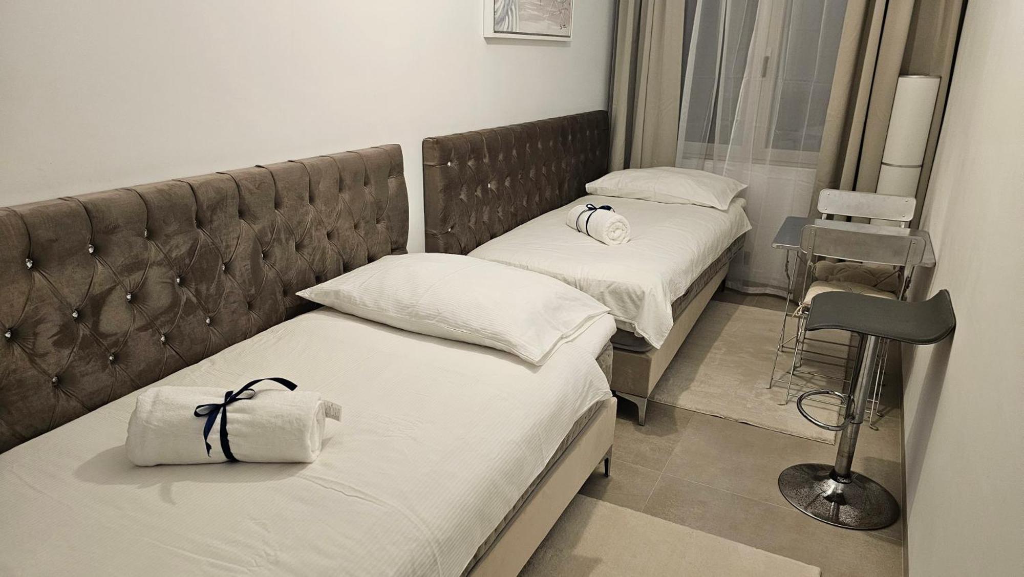דירות מארבלה Oasis Jacuzzi Retreat מראה חיצוני תמונה