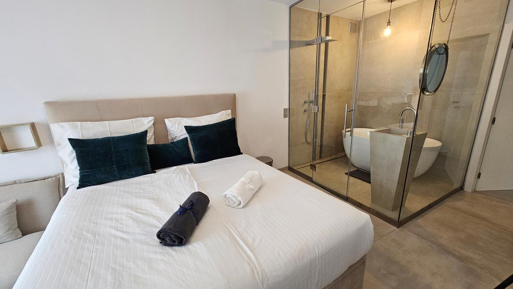 דירות מארבלה Oasis Jacuzzi Retreat מראה חיצוני תמונה