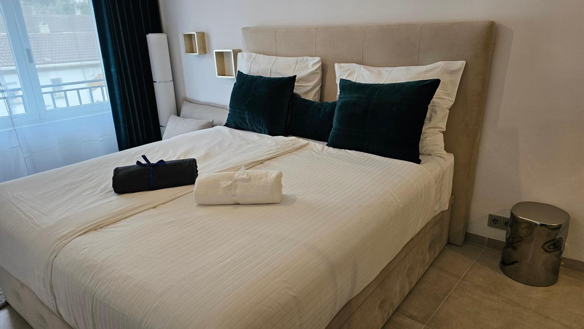 דירות מארבלה Oasis Jacuzzi Retreat מראה חיצוני תמונה