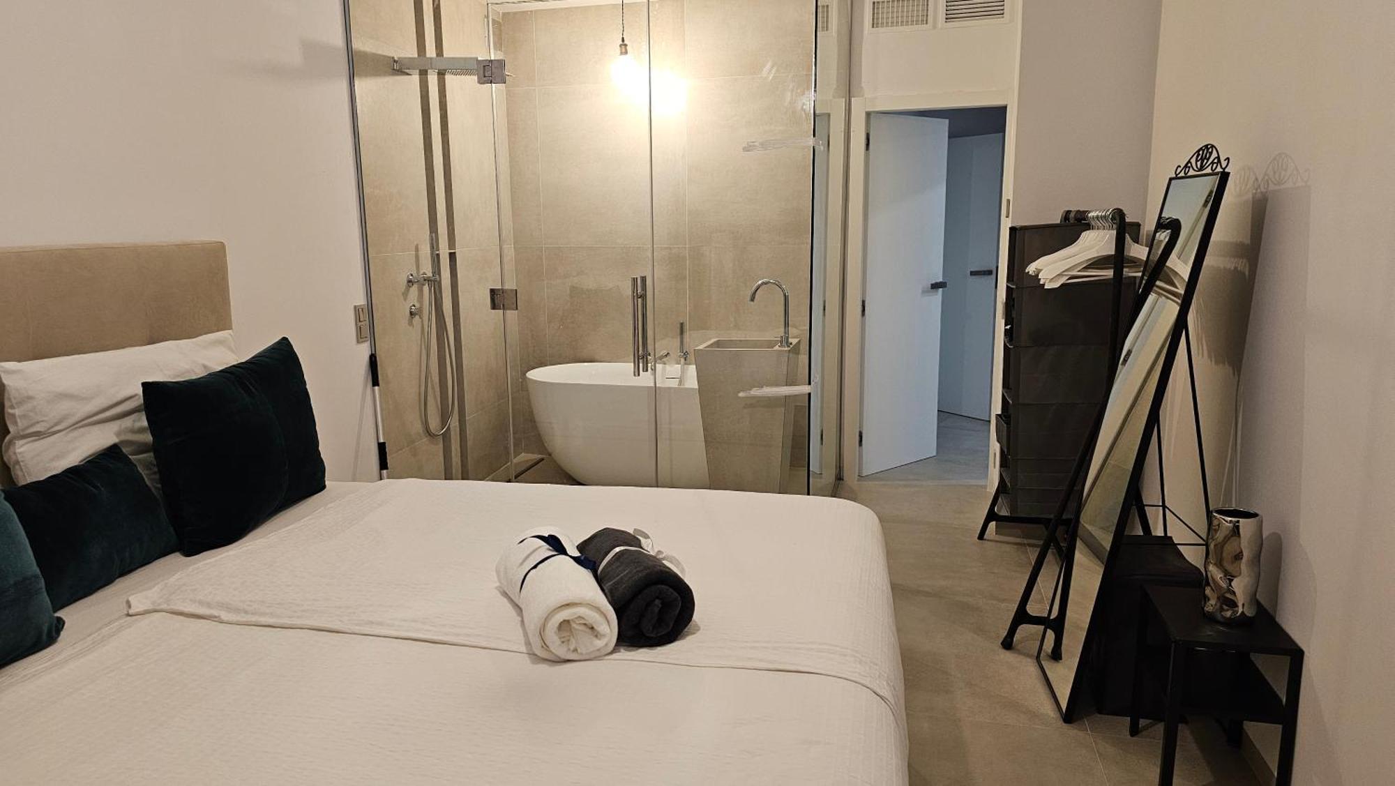 דירות מארבלה Oasis Jacuzzi Retreat מראה חיצוני תמונה